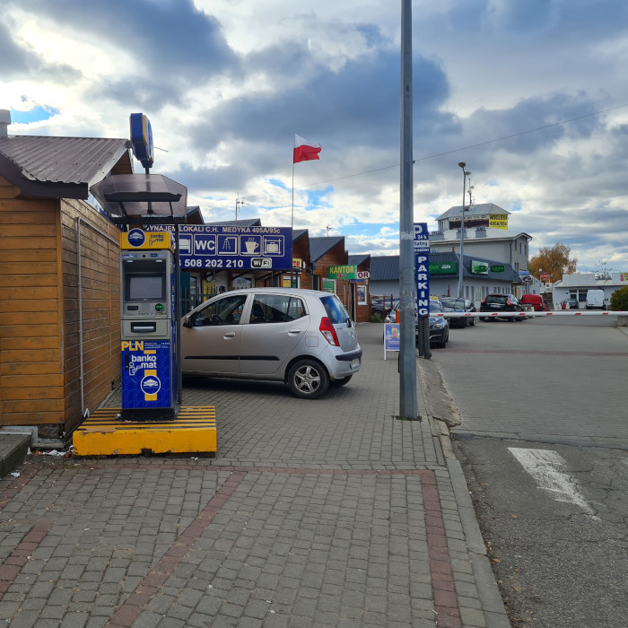 Bankomat, toalety i bary przy przejściu granicznym Medyka.